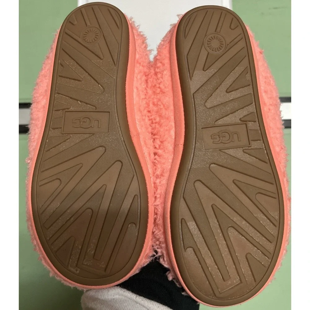 UGG Plushy Slippers Shearling Slip On Loafers Kids Size 1 EU 32.5 Coral Adjustbl